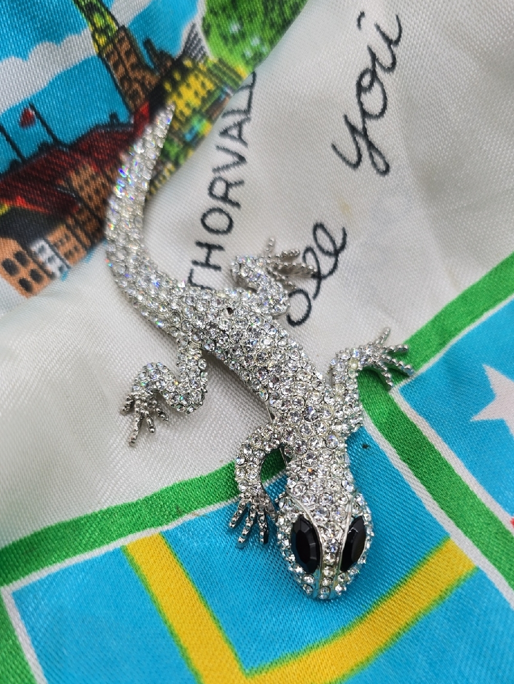 Crystal Rhinestone Lizard Gecko Brooch - Picture 2 of 8